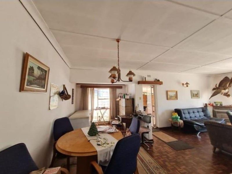 3 Bedroom House for Sale in Mondeor with Flatlet - Photo 8