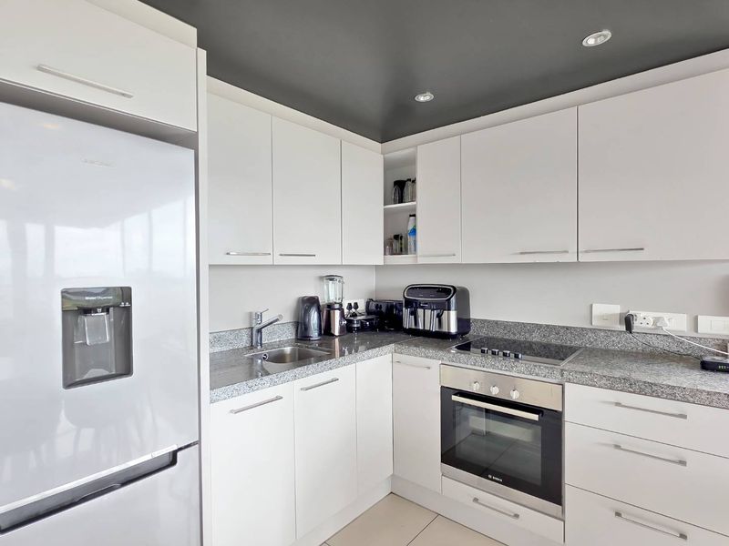 Apartment With Sea Views In The Heart Of Green Point - Photo 8