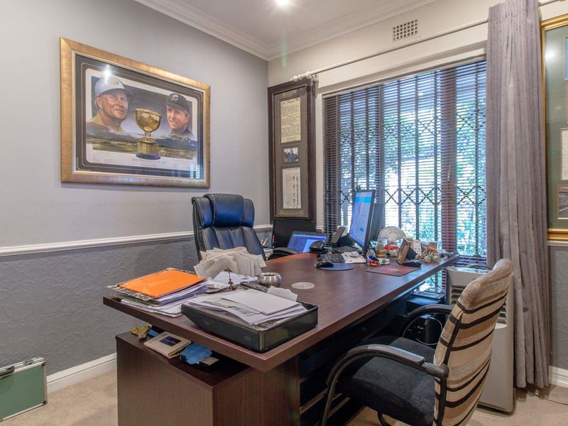 Stunning 5-Bedroom Home in Glenvista - Photo 7