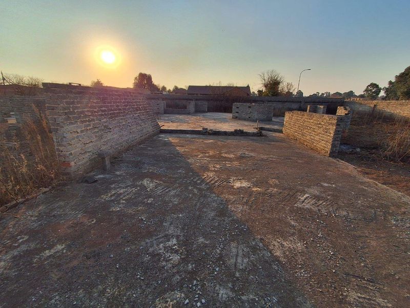 Bargain! 1283 Square Meter Vacant Land with Perimeter Walls - Photo 4