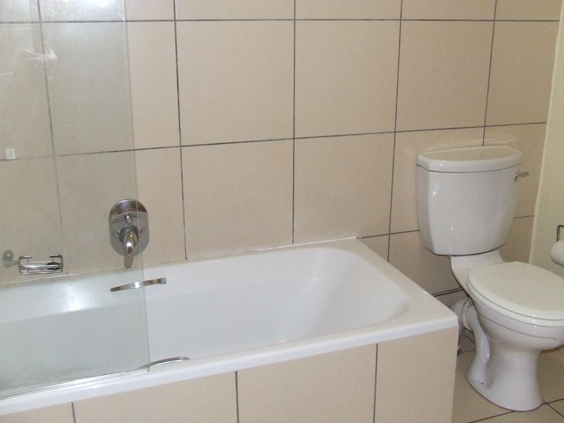 1-Bedroom Loft, 1-Bathroom apartment for rent in Jackal Creek Golf Estate R7500 Available Immediately - Photo 8