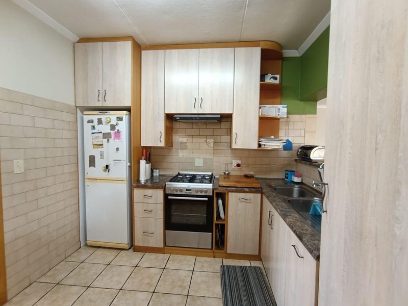 🏡 FOR SALE | CENTRAL, WALVIS BAY 🏡 N$2,835,000 - Photo 7