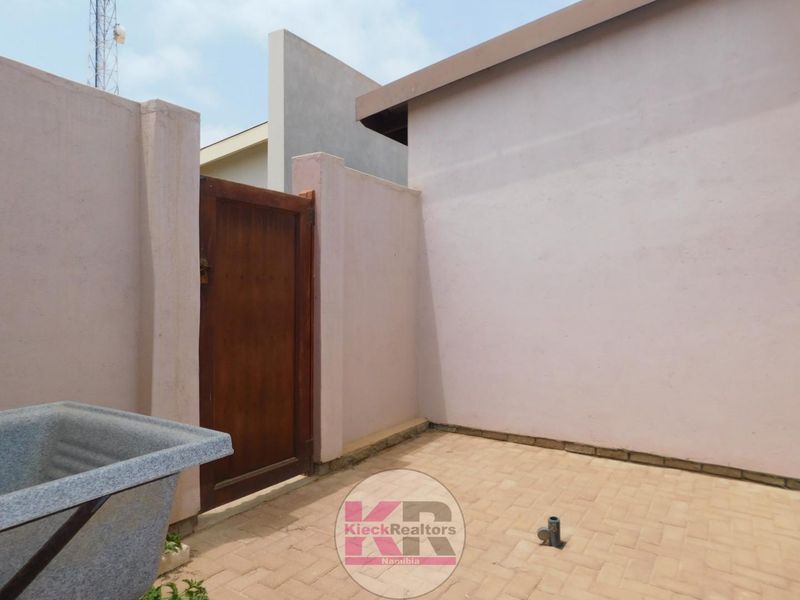 Well maintained family home - Photo 10