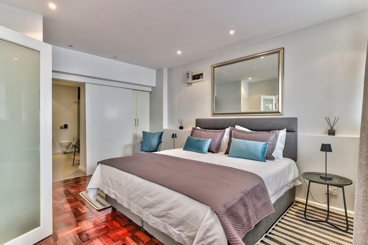 LUXURIOUS ONE BEDROOM APARTMENT - BEACH ROAD - Photo 2