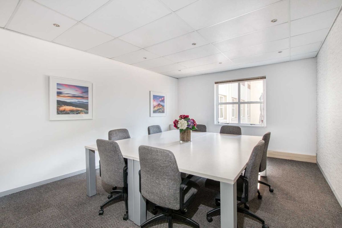 Move into ready-to-use serviced office space for 15 persons in Regus Bryanston Cedarwoods - Photo 5