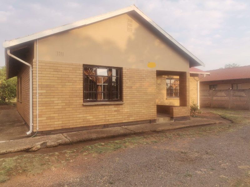 3 Bedroom House For Sale in Vanderbijlpark CW6 - Photo 3