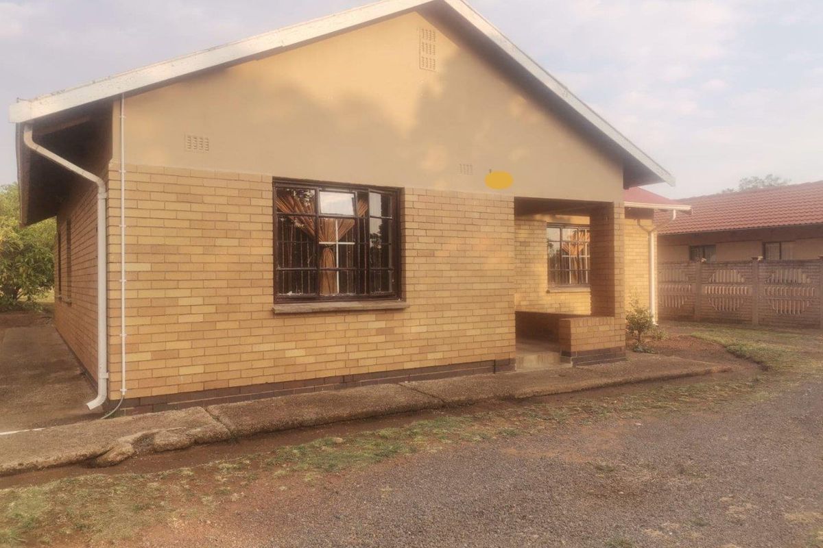 3 Bedroom House For Sale in Vanderbijlpark CW6 - Photo 3