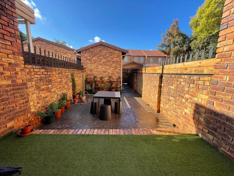 . "Discover Your Dream Home: Open-Plan Modern Living - Photo 8