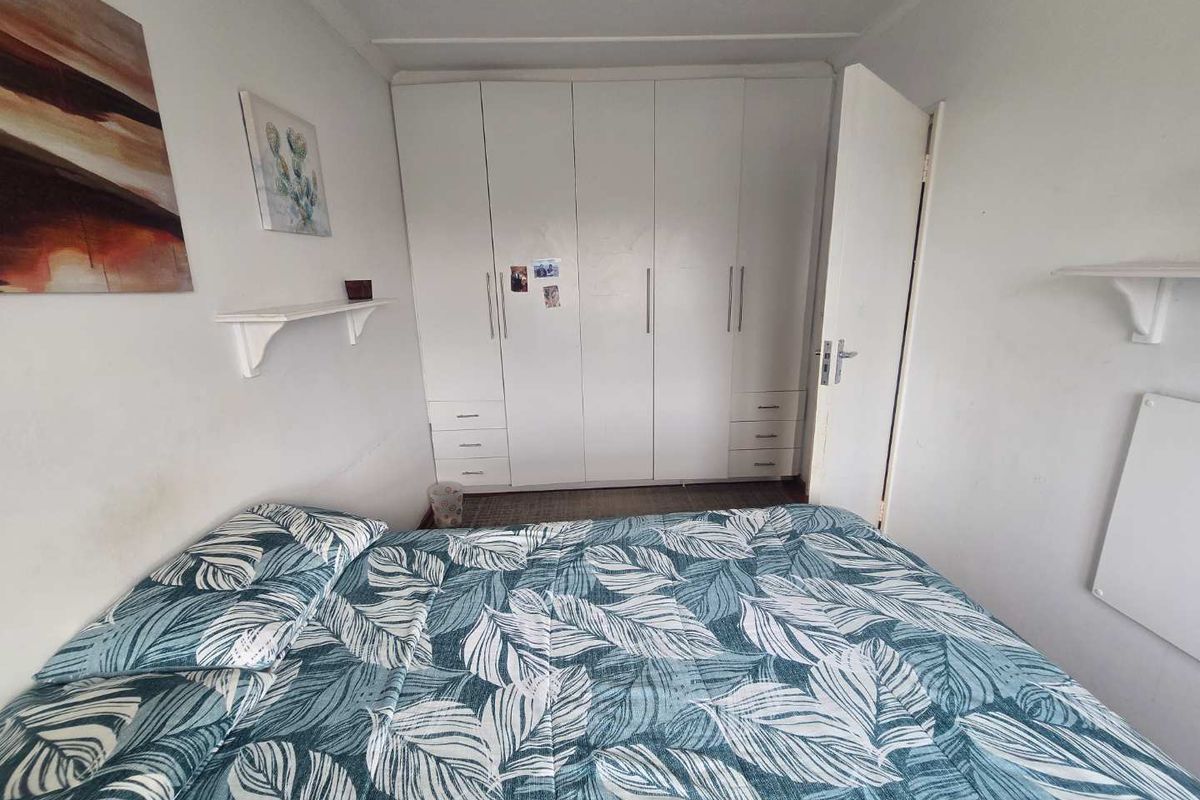 Spacious Lock-up-and-Go Duplex Apartment living in Newton Park - Photo 5