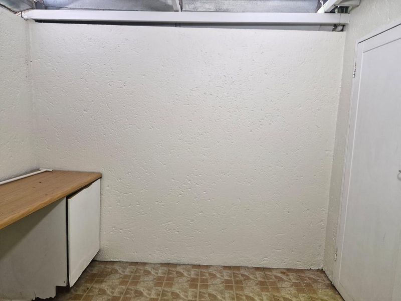 Calling over 50’s for a bright and light 2 bedroom unit at The Manor - Photo 10