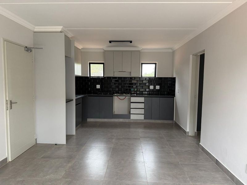 2 bed, 2 bath Apartment in Waverley - Photo 5