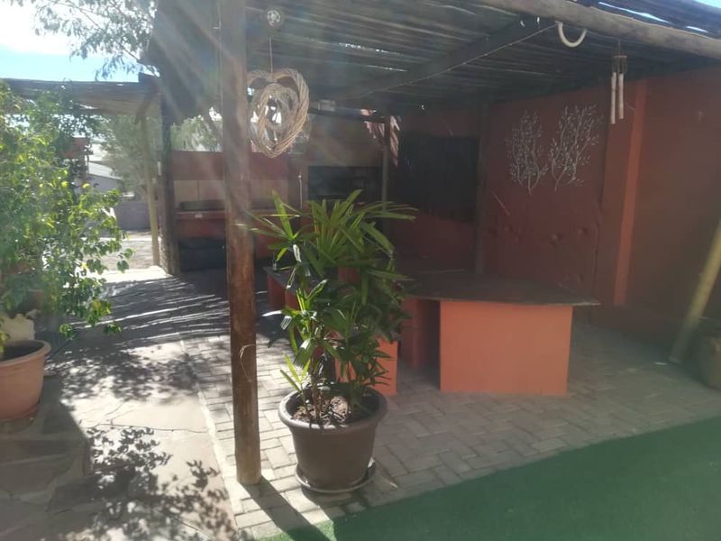"Charming Guesthouse in Keetmanshoop Awaits New Owner! - Photo 5
