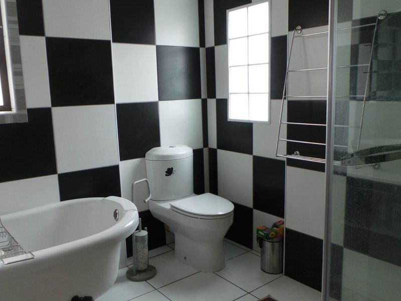 Perfect for the extended family and still earn an income - Photo 5