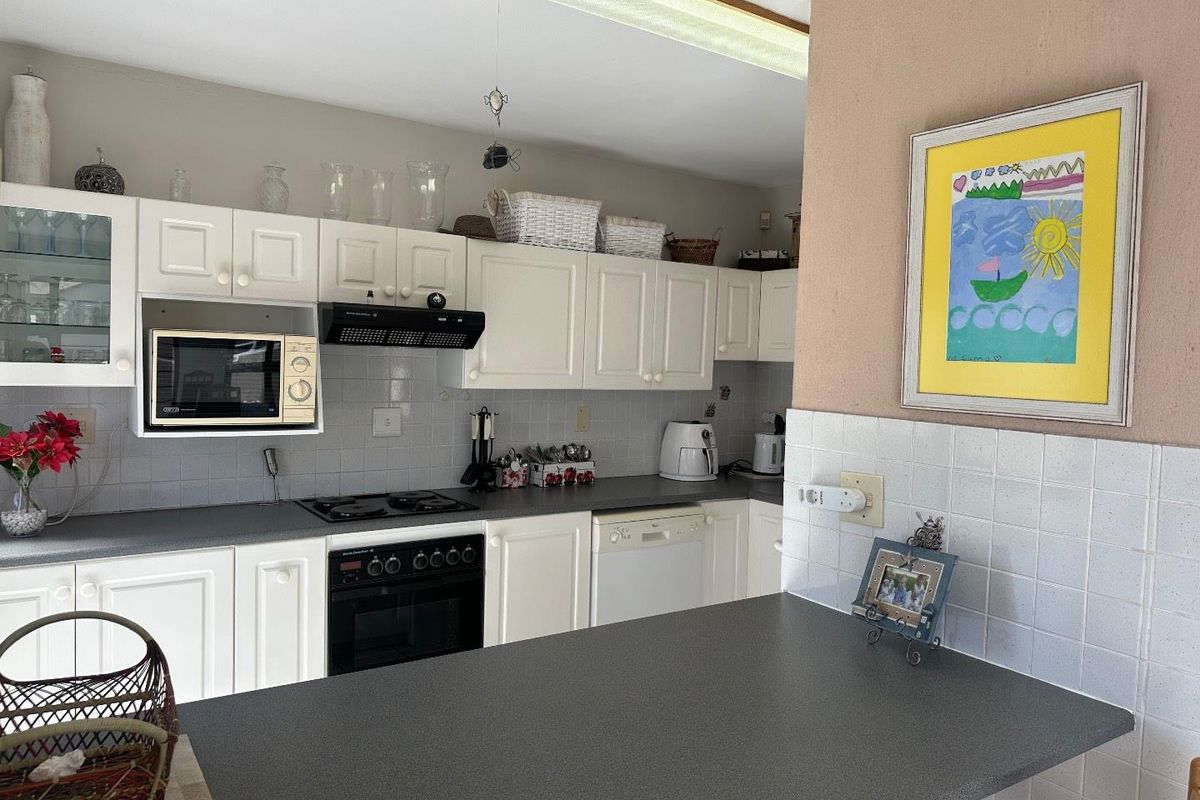 TOWNHOUSE FOR SALE IN CENTRAL SWAKOPMUND, NAMIBIA - Photo 5