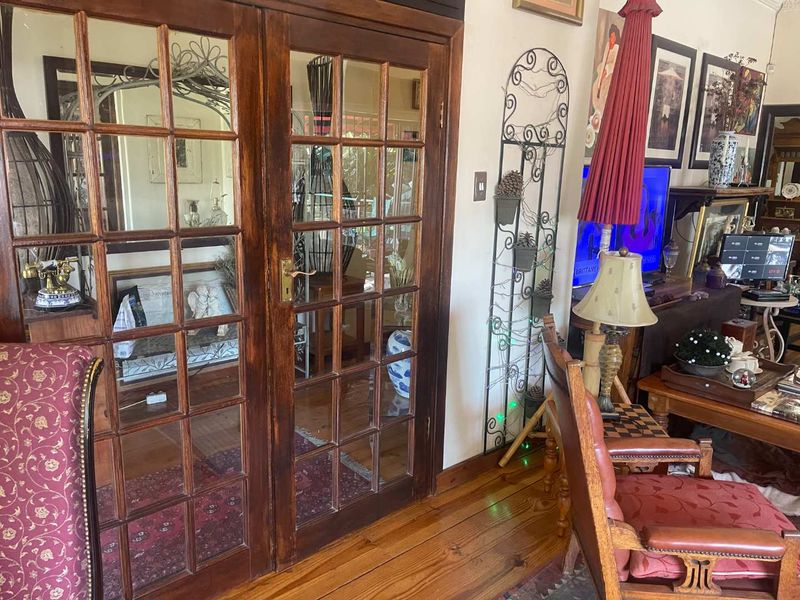 A Warm & Welcoming Kensington Gem — A Home Filled With Heart and Character - Photo 5