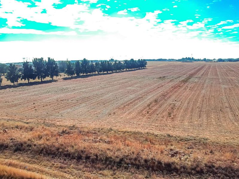 Very Large vacant stand on Garsfontein Road, close to The Hills Estate - Photo 3