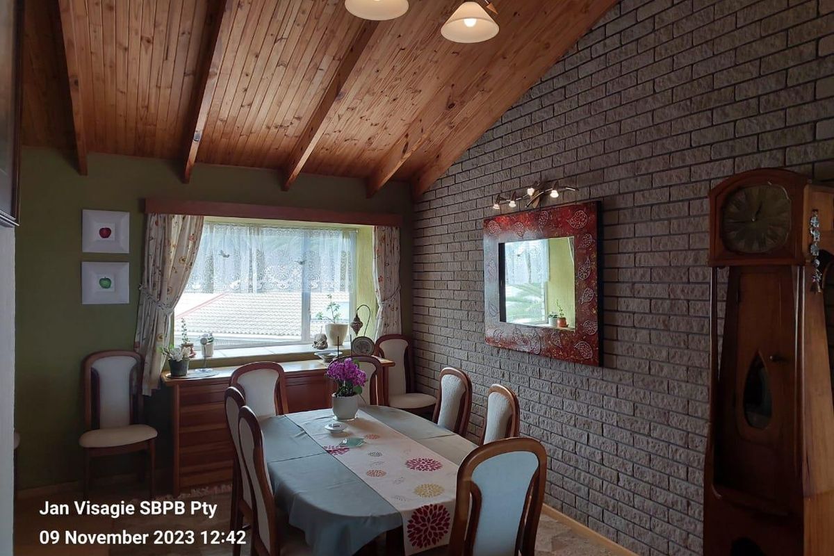 Freestanding House in Swakopmund only a few hundred metres away from the beach promenade! - Photo 4