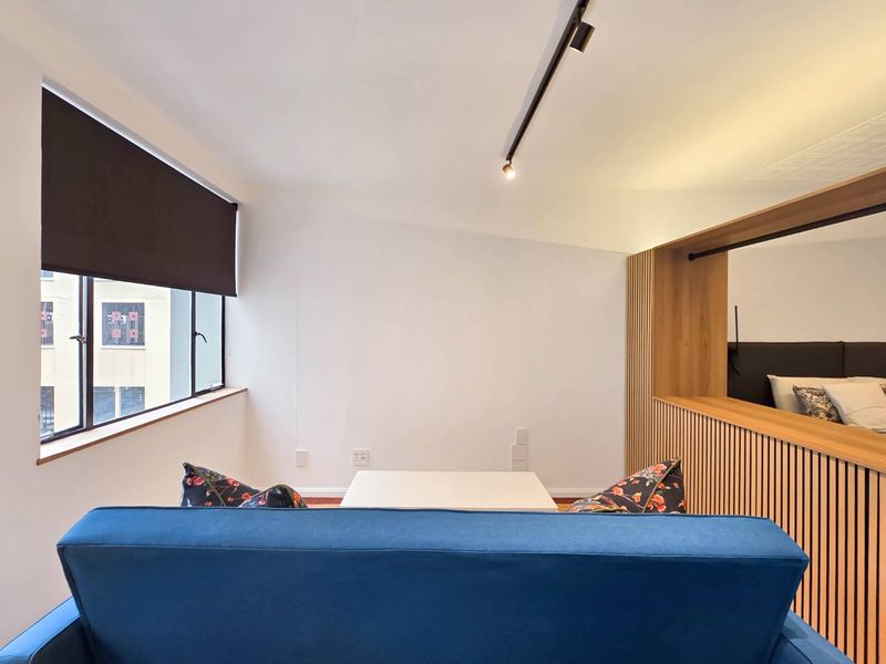 Chic Furnished Studio in City Centre – Move In Today! - Photo 9