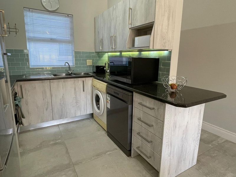 Beautiful Apartment - Photo 7