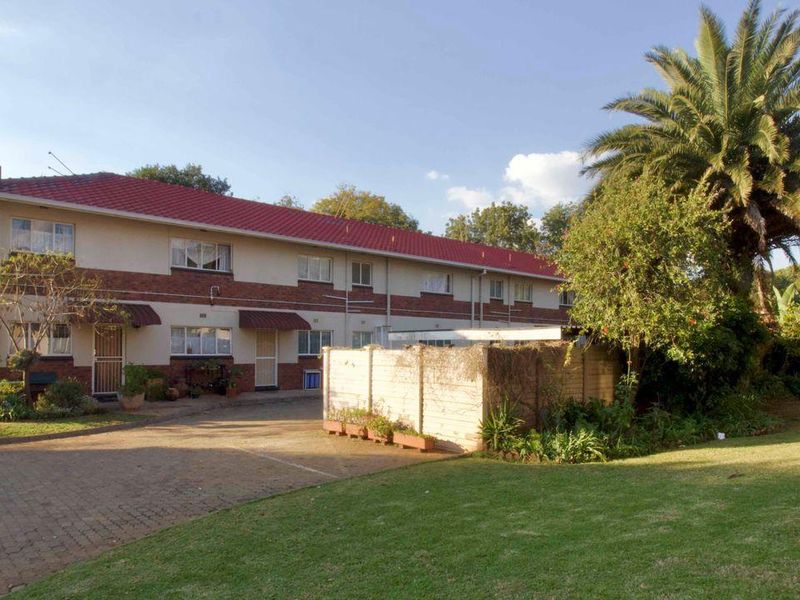 Spacious 1 bedroom, ground floor unit. - Photo 1