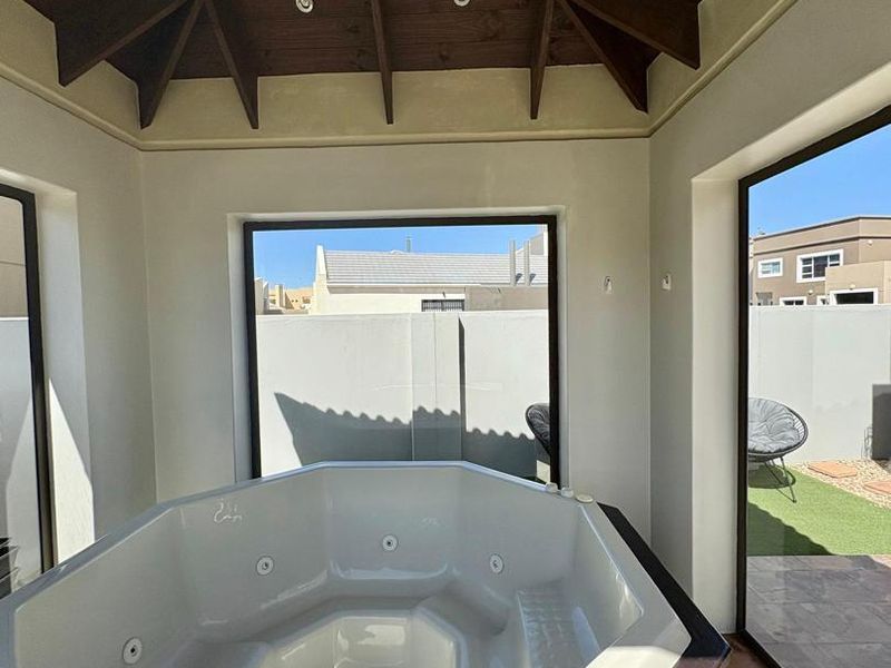 Furnished 3x Bedrooms House To Rent in Long Beach - Photo 8