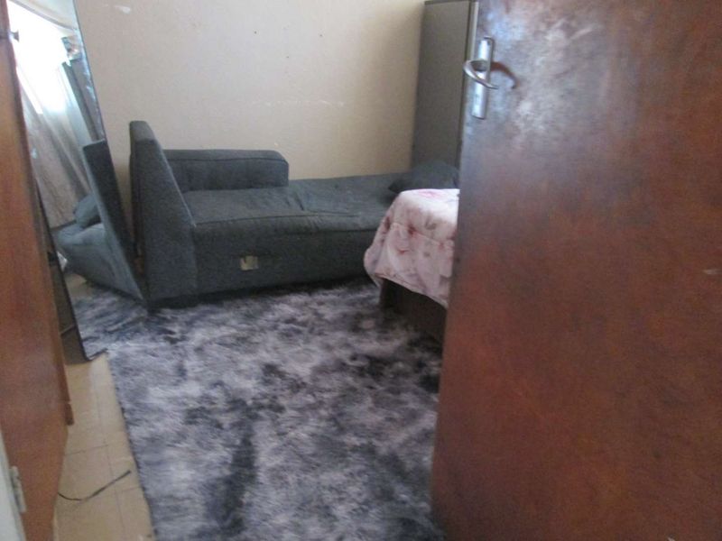 BEAUTIFUL AND NEAT [2] TWO BEDROOMS APARTMENT FOR SALE IN SUNNYSIDE [ JAN FE CELLIERS FLATS ] - Photo 7