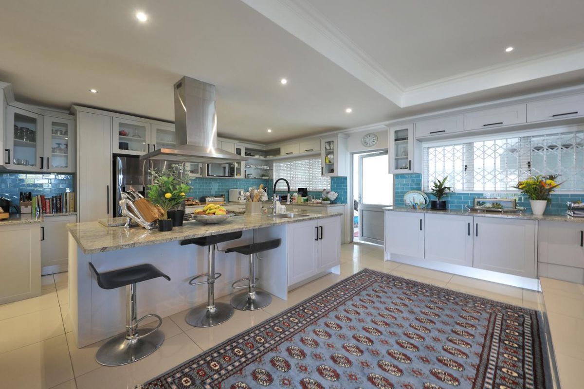 Modern Luxury with Panoramic Views in Loevenstein. - Photo 4