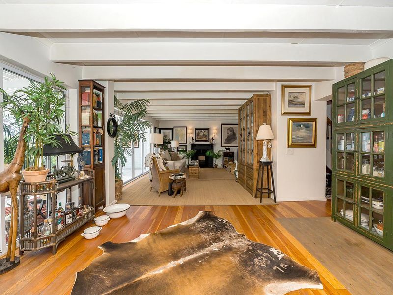 WHERE LUXURY MEETS THE OCEAN - Photo 8