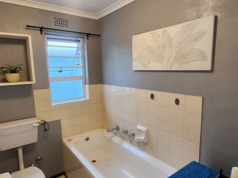 Your Comfy Family Home Awaits. - Photo 9