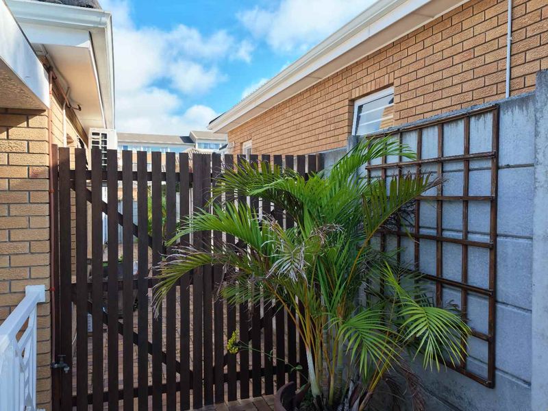 Spacious and Modern Home in a Top Security Estate - Photo 7