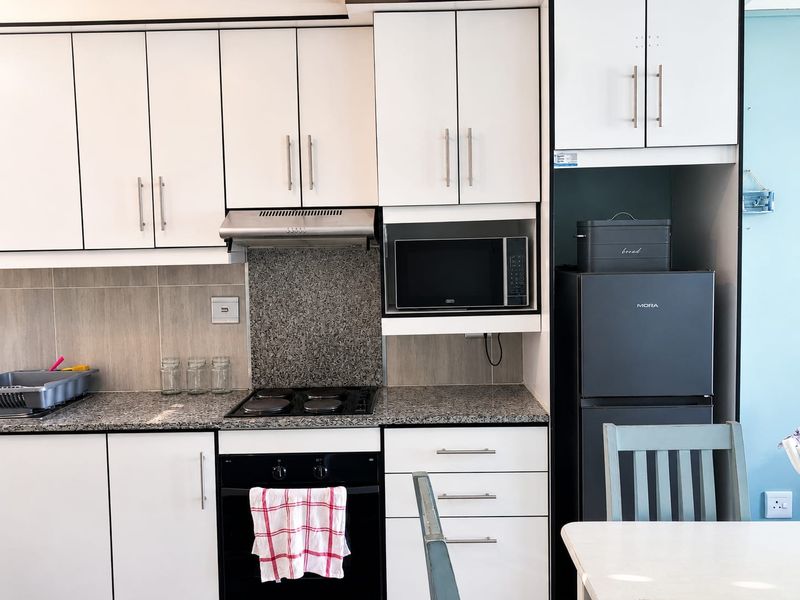 Classic Two Bedroom, One Bathroom for Sale - Photo 7