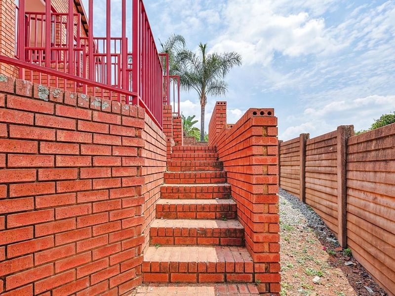 Beautiful 3-Bedroom Apartment with Modern Finishes and Stunning Views - Photo 2