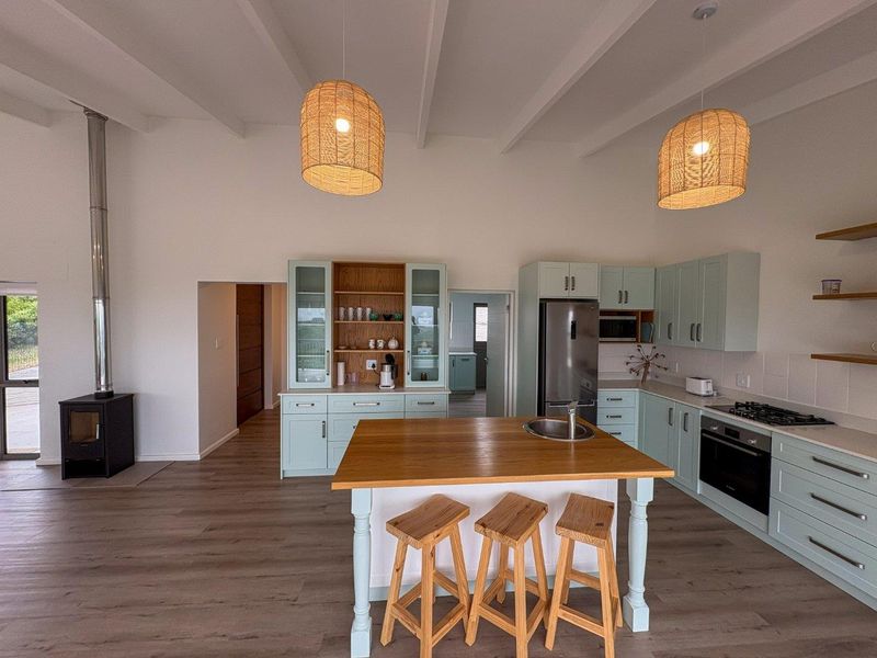 Live Among the Fynbos with Panoramic Sea Views - Photo 8
