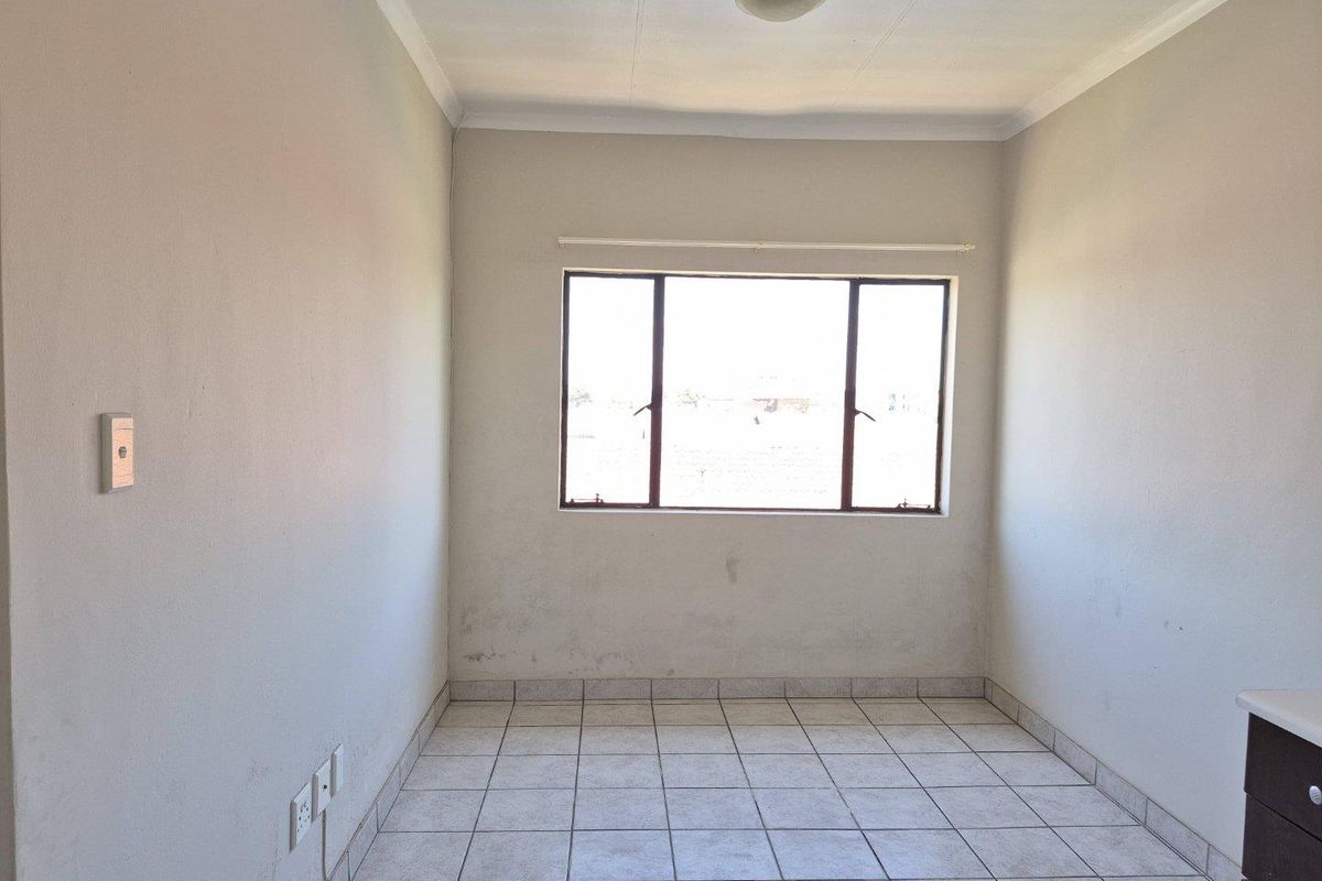 1 Bed apartment FOR SALE in Kempton Park - Photo 4