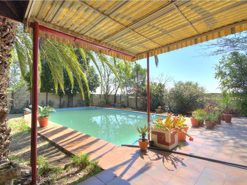 Brackenhurst proper meyersdal side family home - Photo 8