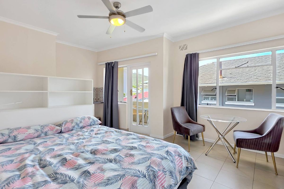 Studio Apartment for sale in Kloof Street - Photo 2