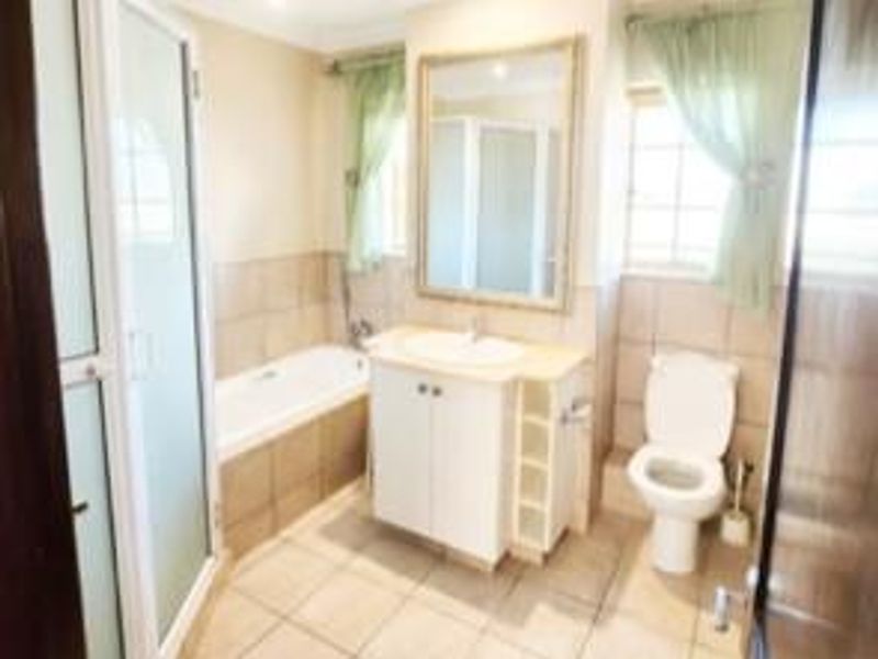 2 BED 1 BATH SPACIOUS UNFURNISHED APARTMENT IN RETIREMENT VILLAGE BRYANSTON - Photo 7