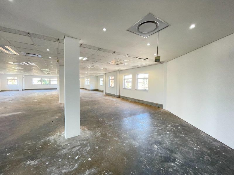 Retail in Mount Edgecombe - Photo 3