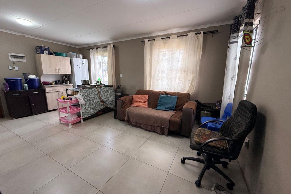 Luxury Living: Move-In Ready, Renovated, and Exquisite! - Photo 4