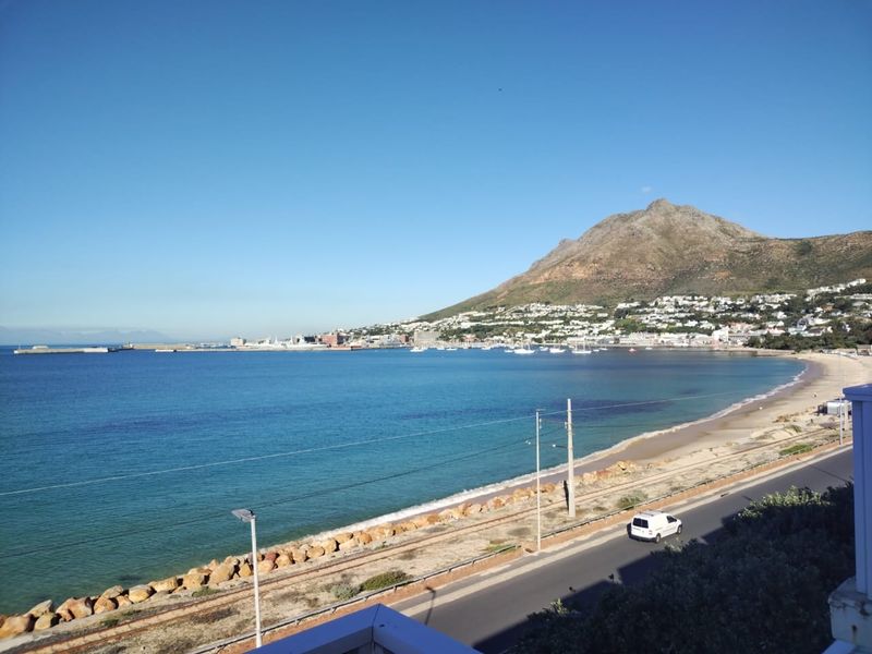 4 BEDROOM TOWNHOUSE WITH SEA VIEWS - Photo 2