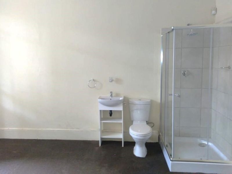 **Charming Private Rooms Available Near Steve Biko Academic Hospital** - Photo 6