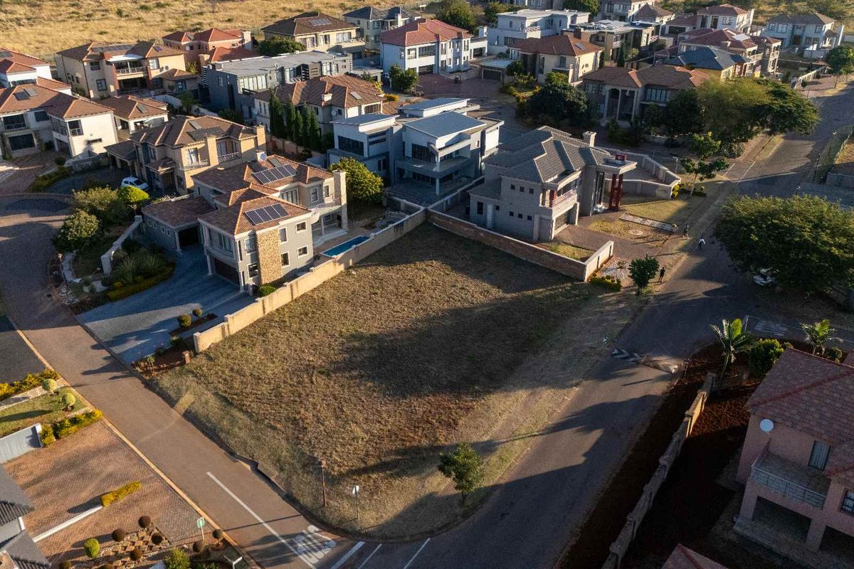 VACANT LAND IN SOUGHT AFTER MAGALIESBERG COUNTRY ESTATE - Photo 5