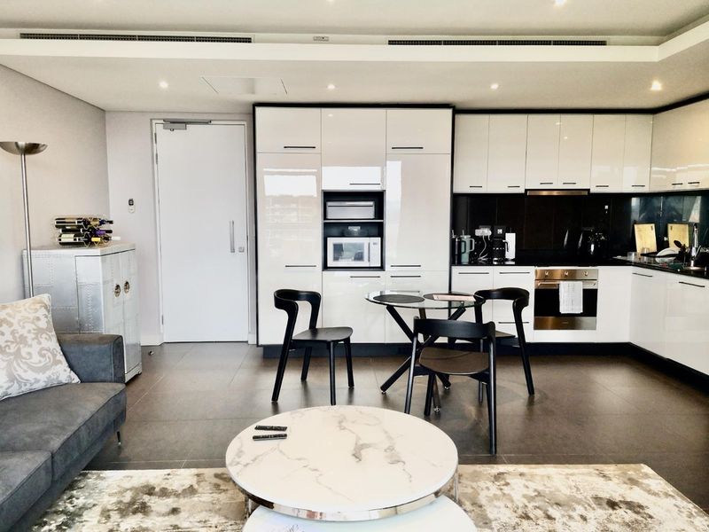Luxury Meets Convenience in Rosebank’s Manhattan-Inspired Residence - Photo 1