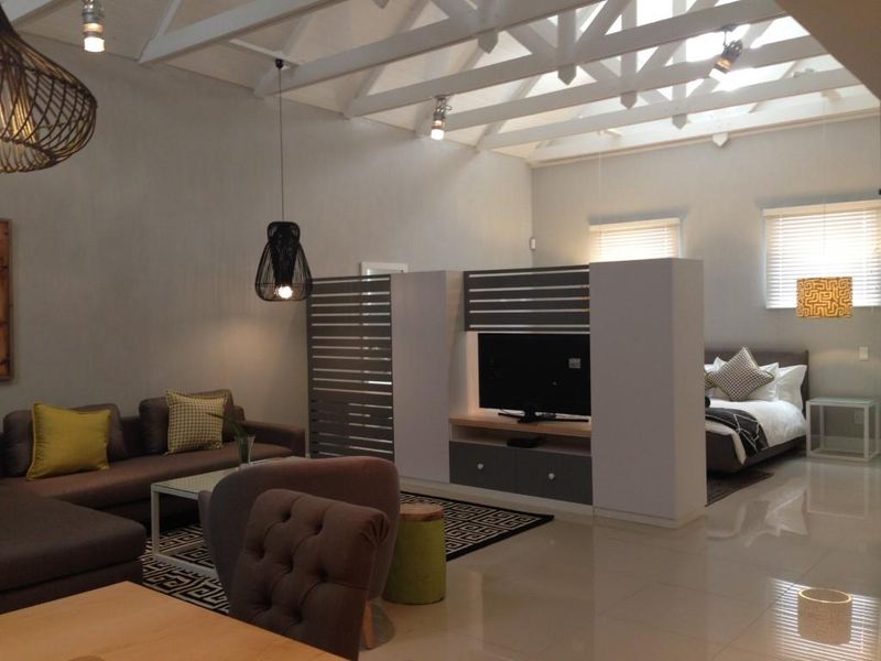 LIVING AT “THE WATER CUBE” - Photo 2