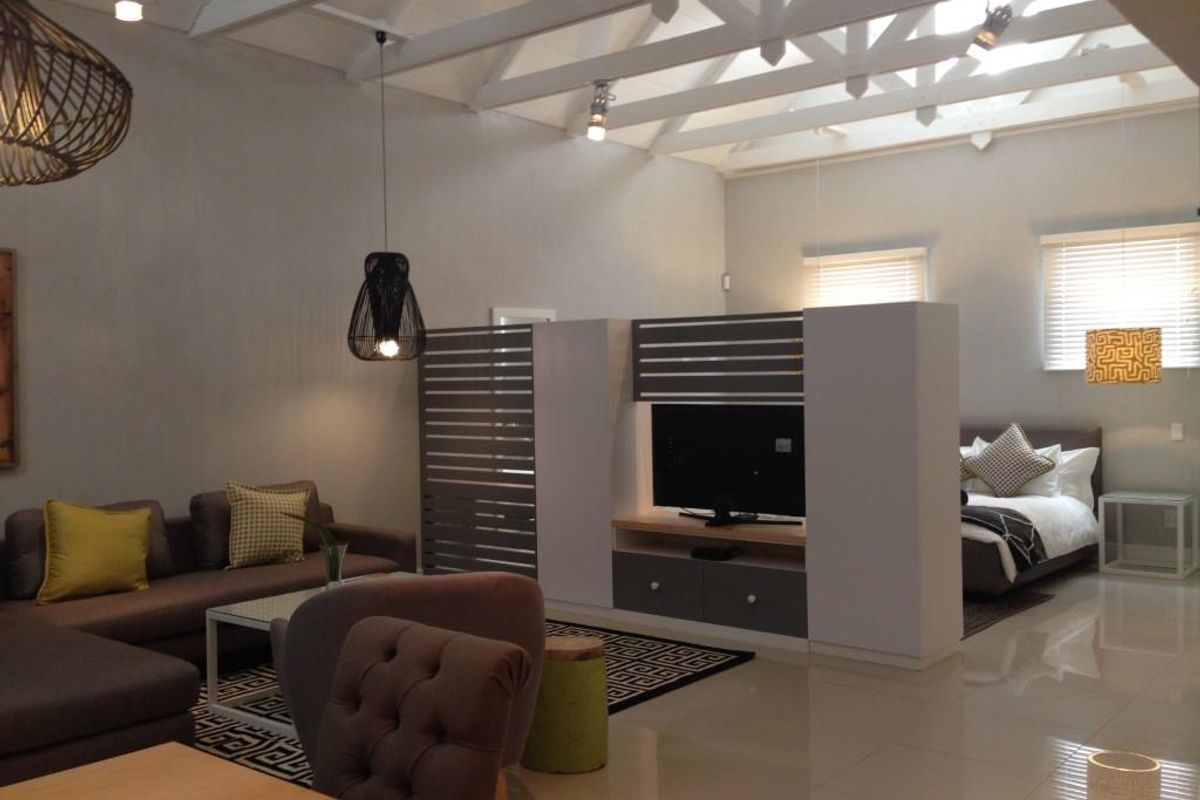 LIVING AT “THE WATER CUBE” - Photo 2