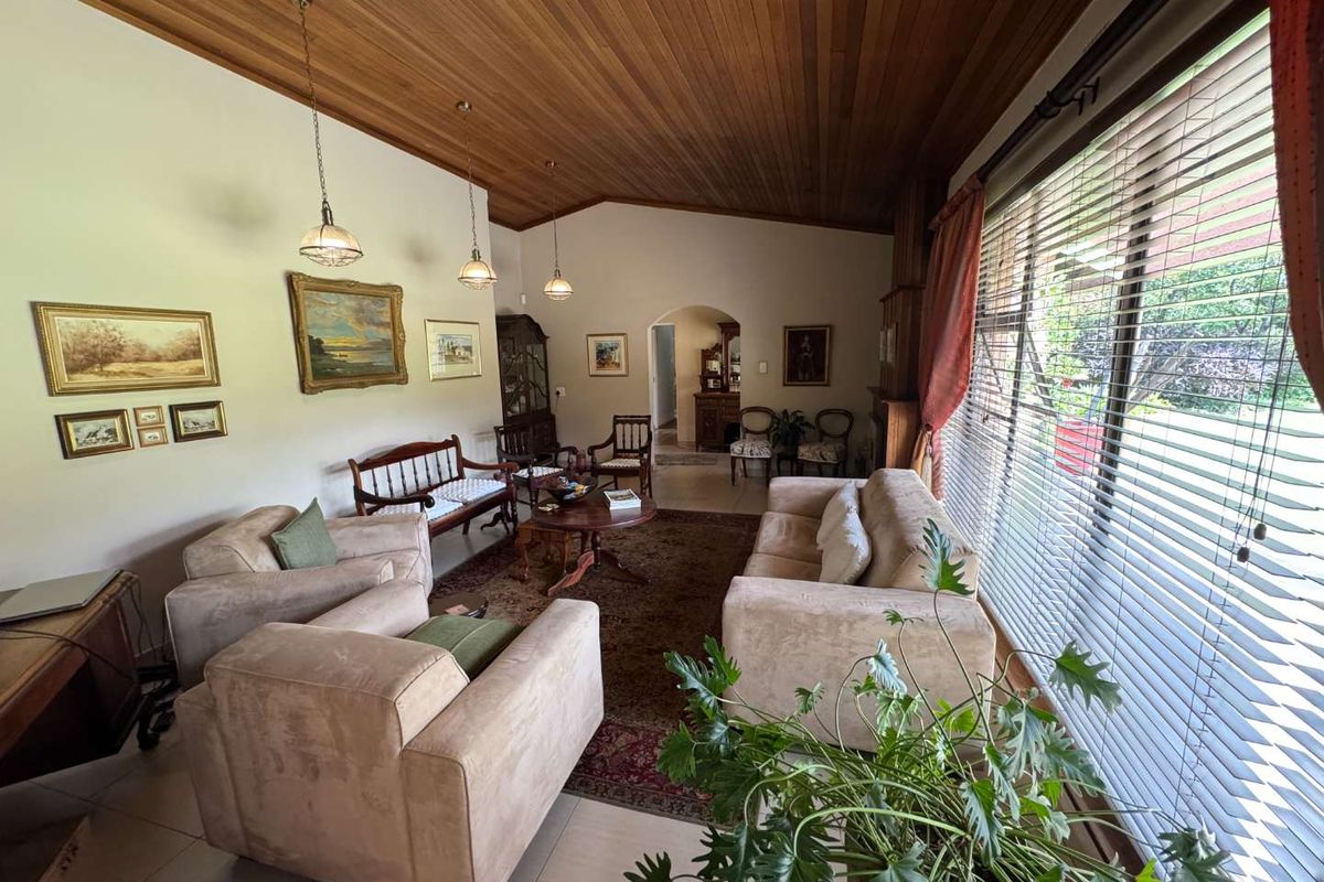 Large Home with flatlets for sale in a boomed off street - Photo 3