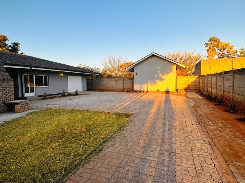 3x Bedrooms House with Flats For Sale in Tsumeb With 2x Bedrooms Flat - Photo 3