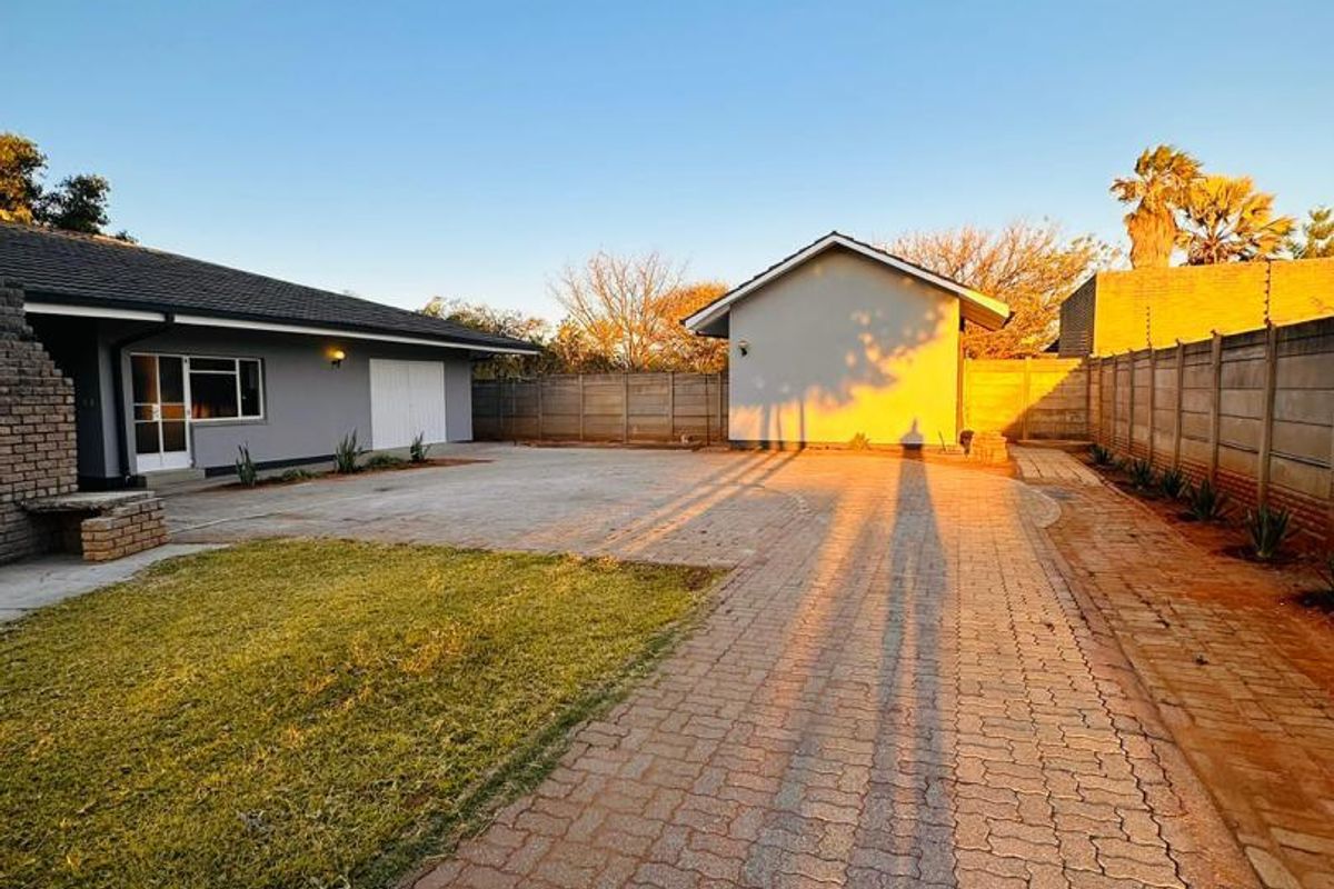 3x Bedrooms House with Flats For Sale in Tsumeb With 2x Bedrooms Flat - Photo 3