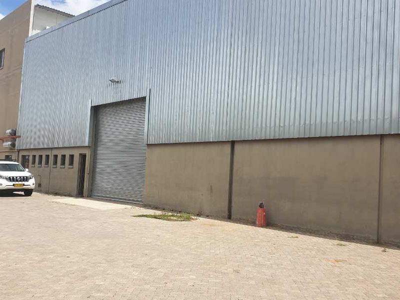NEAT LINK FRIENDLY WAREHOUSE TO LET - Photo 9