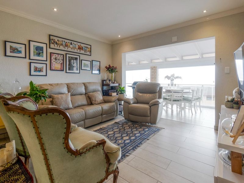 Stunning Beachfront Modern Apartment with Seamless Indoor-Outdoor Living - Photo 9